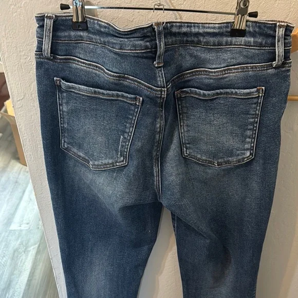 Blue Ankle Cropped Jeans with Distressed Details - Picture 4 of 5